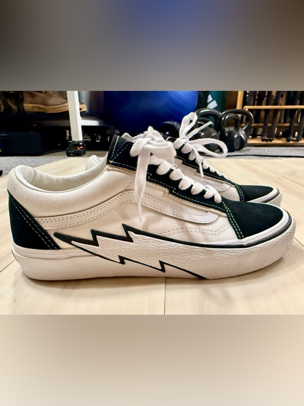 NWOT Vans Old skool Bolt Black men’s size 9.5 - Picture 3 of 7